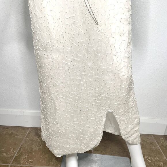 Anjumun California Rare Vintage 80s White Floral Pearlescent Beaded Gown - Picture 3 of 11